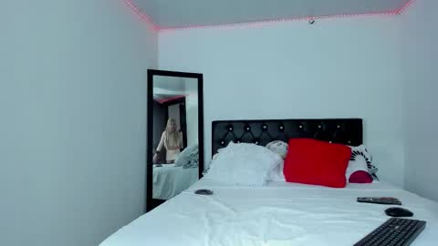 Sophia online show from January 10, 9:21 pm