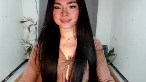 sandraxox1 online show from May 7, 9:33 pm