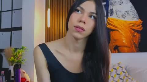Sara online show from May 5, 9:10 pm