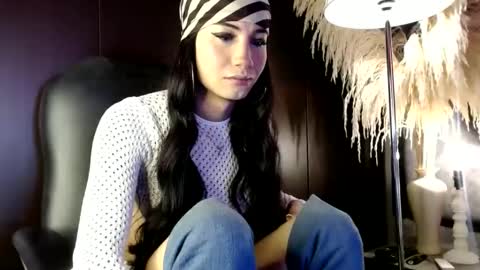 CALL ME LOVE SARITA online show from January 5, 7:39 pm