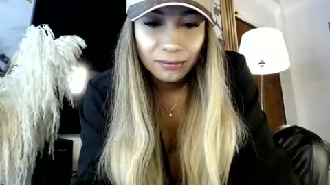 CALL ME LOVE SARITA online show from September 26, 9:12 pm