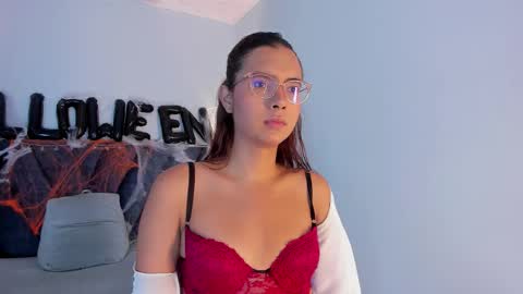 Snapshot of sarasaenz_99 chatting on October 20, 8:23 pm Sara online show from October 20, 8:23 pm