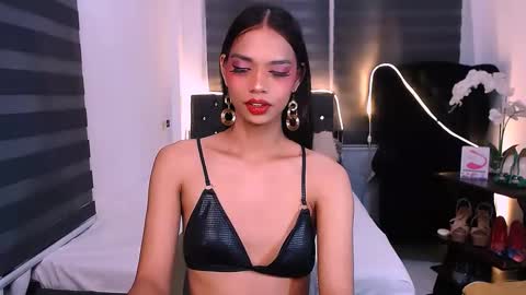 scarlette online show from February 19, 12:00 pm