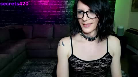 Jasmine online show from April 11, 1:00 am