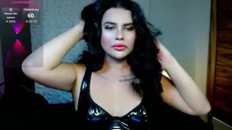 JuicyCockSelena online show from December 1, 7:33 am