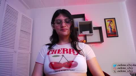 selene_s3xy online show from March 13, 5:29 pm