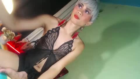 senyora_evangelista online show from May 7, 3:19 pm