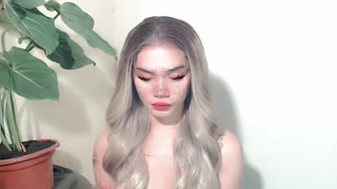 sexyhotbabe18 online show from April 17, 10:44 pm