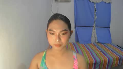 sexypetiteraine online show from January 7, 5:27 pm