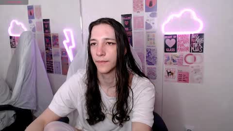 silvermuse online show from April 3, 6:06 pm