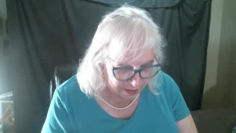 Snapshot of sissydianetx chatting on September 18, 11:32 pm Sissy Diane online show from September 18, 11:32 pm
