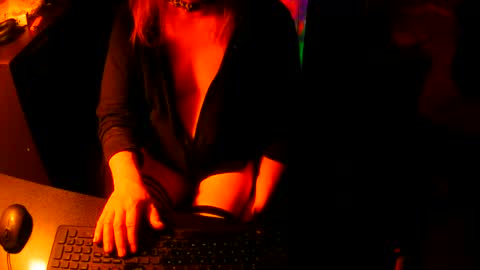 red online show from October 19, 4:27 am