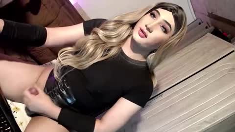 Nathalie online show from May 9, 5:47 am