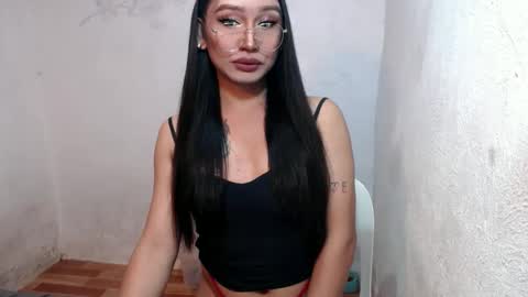  Lovie  online show from March 12, 4:45 pm