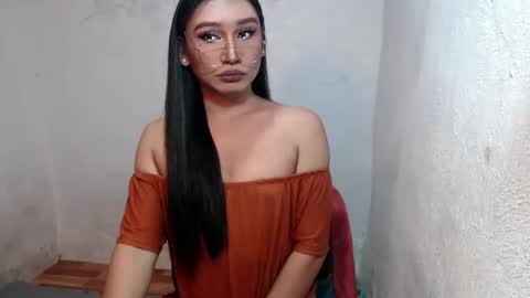  Lovie  online show from March 18, 4:17 pm