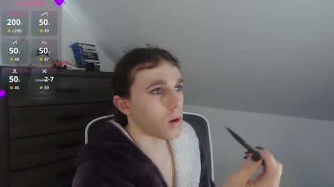 Natsu online show from April 7, 4:52 pm