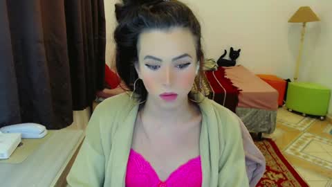 Sophie Fantasys online show from April 14, 7:02 am