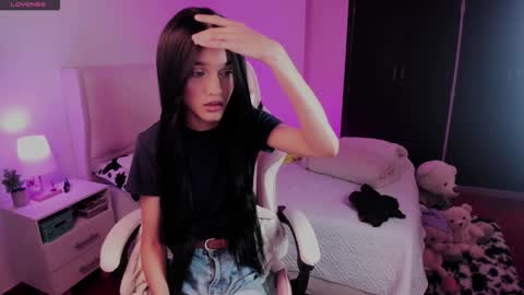    online show from November 13, 2:03 pm