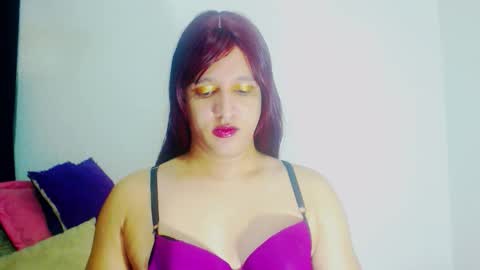 sophiehillsxo online show from November 9, 9:32 am