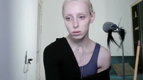 sora999999999 online show from March 15, 3:48 pm