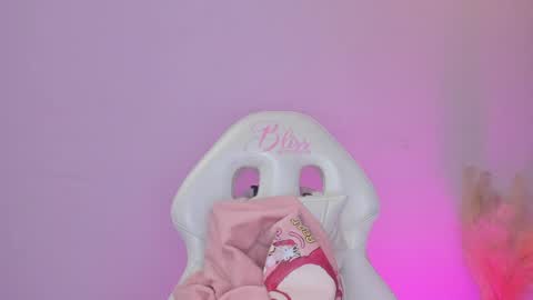 Stefany Bratz online show from April 15, 5:02 am