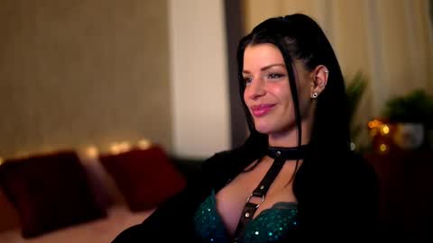 Stella online show from March 4, 6:39 pm