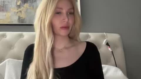 Stella Bella online show from November 14, 3:25 am