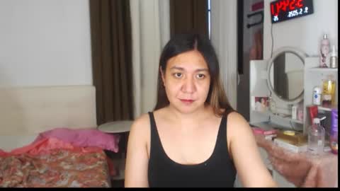 Stella online show from May 8, 9:55 pm