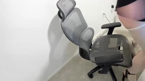 StilettoDoll online show from September 23, 5:13 am