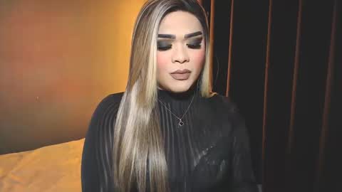 Snapshot of suckablecockoffreya chatting on December 8, 6:17 pm JADE ELYSE online show from December 8, 6:17 pm