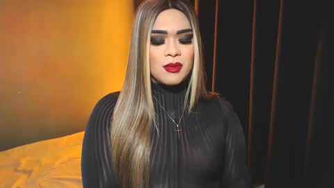 Snapshot of suckablecockoffreya chatting on December 25, 11:33 am JADE ELYSE online show from December 25, 11:33 am