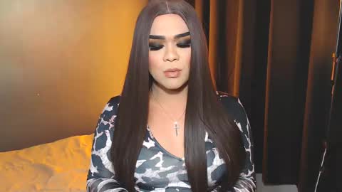 Snapshot of suckablecockoffreya chatting on February 4, 11:05 am JADE ELYSE online show from February 4, 11:05 am