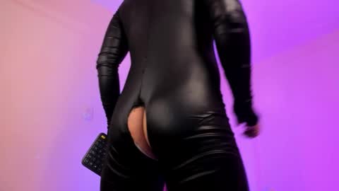 llllSupra llll online show from November 8, 6:19 pm