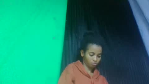 surbelle online show from April 10, 7:08 pm