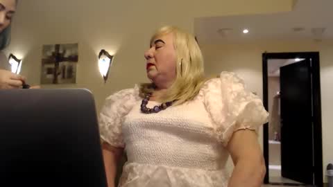 My name is Sissy or more fully Suzanna Aprilia Maria Mariquita Catarina Chinita Banci. Soy una puta - que chimba ladybug online show from February 7, 4:03 pm