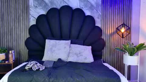 suzie_cox online show from September 24, 1:28 pm