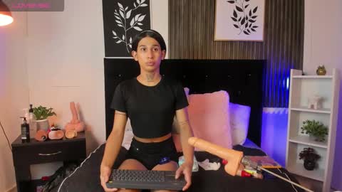 suzie_cox online show from October 13, 1:33 pm