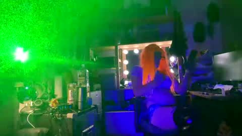 Snapshot of sweat_as_candy chatting on October 23, 10:25 pm Johnny Cum Lover online show from October 23, 10:25 pm