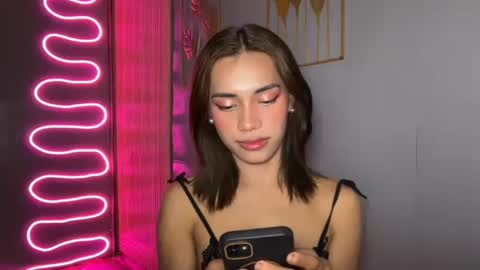 sweet_nikki03 online show from April 20, 9:27 pm