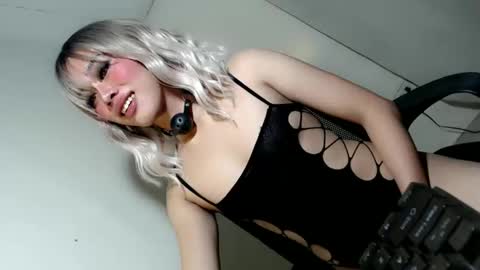 sweetest_bunny online show from May 8, 5:53 pm