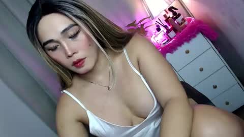 JUST CALL ME BABE online show from August 6, 9:38 am