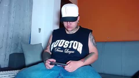 Charlee He online show from March 2, 10:22 am