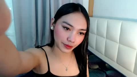 YOGIRL MAXINE online show from June 30, 1:44 pm