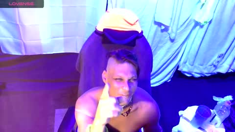 tgirllover69141980 online show from September 25, 6:37 pm