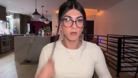 babygirlmami online show from January 19, 2:09 am