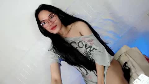 the_horny_bella online show from May 3, 4:33 pm