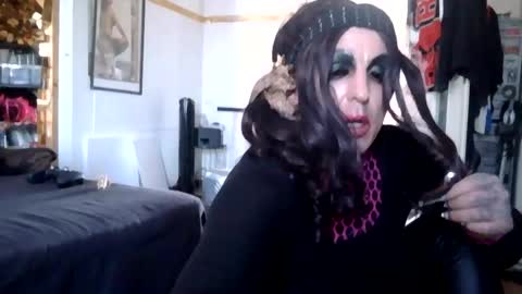 theshowgirl online show from June 17, 6:36 am