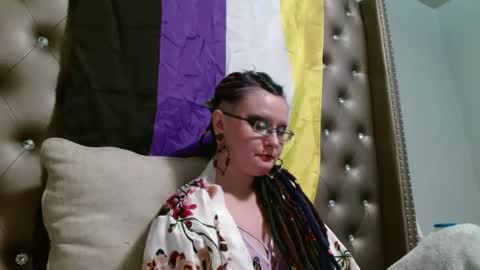 Siren of the Fae online show from December 5, 2:05 am