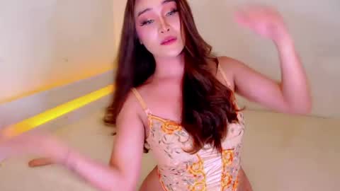 LAURA online show from August 3, 2:00 am