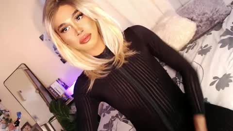 Snapshot of tiara_perezx chatting on February 21, 5:46 am Sam online show from February 21, 5:46 am